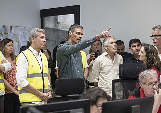 Pedro Sánchez visita Orense durante la ola de incendios.