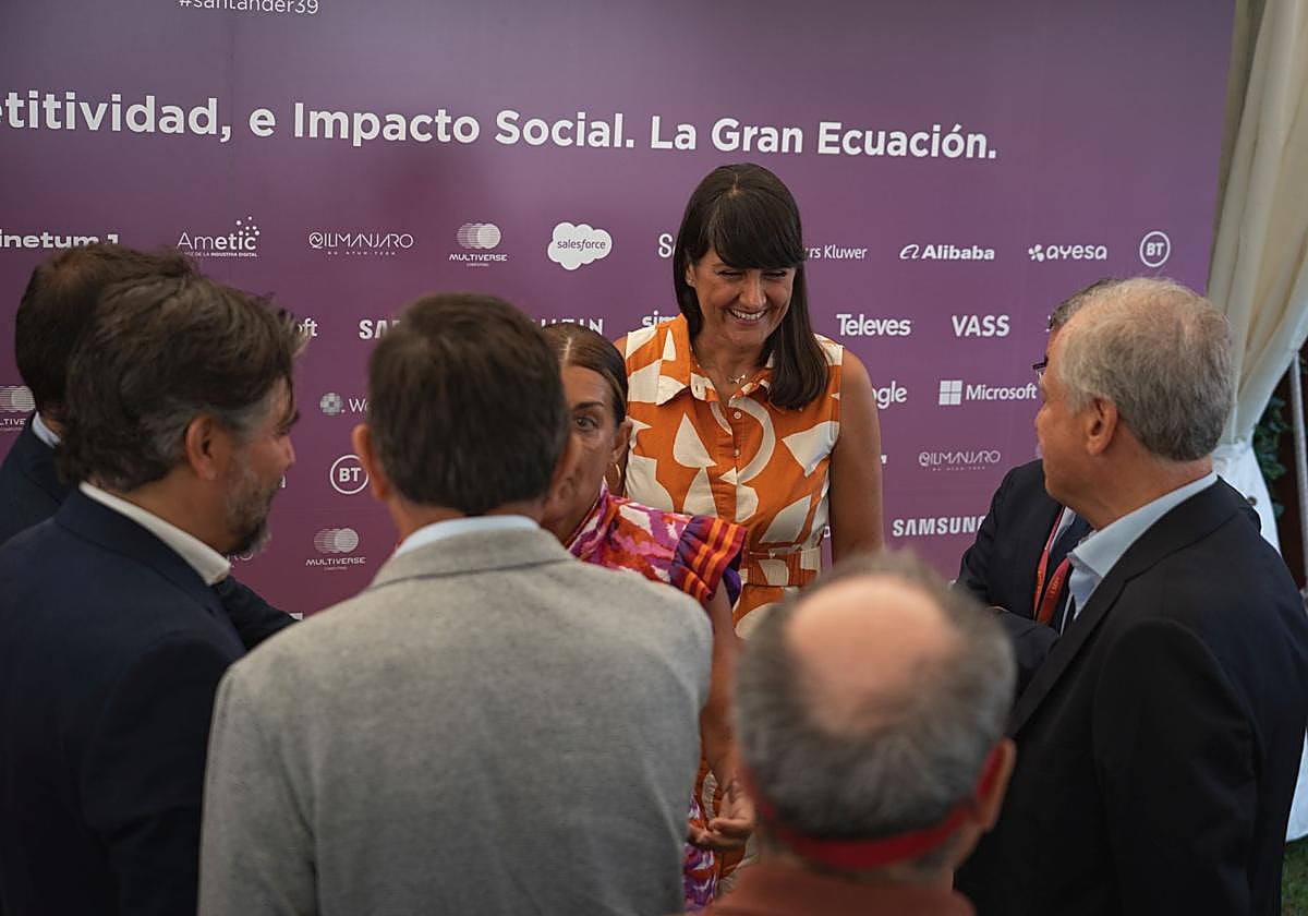 La secretaria de Estado, María González Veracruz, en el foro Ametic organizado en Santander.