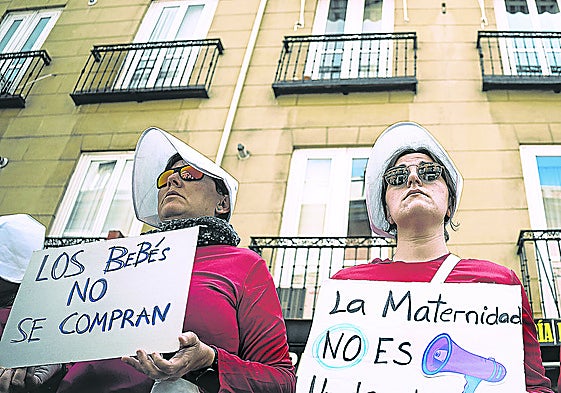 El auge de la maternidad subrogada en redes sociales y sus consecuencias