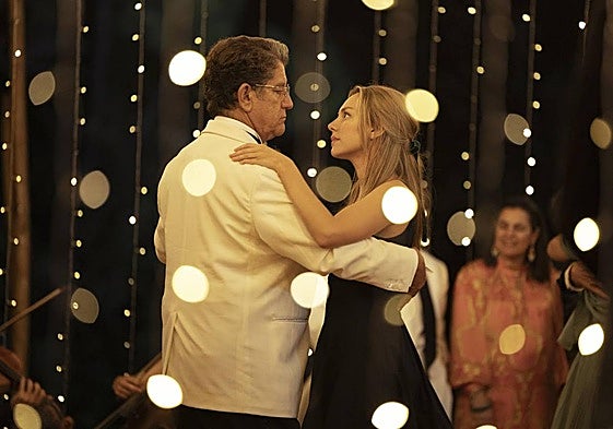 Pedro Casablanc y Ester Expósito en 'El talento'.