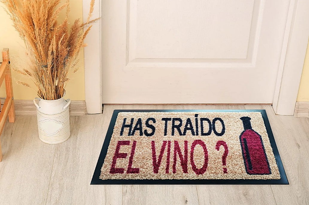 Recibe y sorprende a tus visitas con estos originales y divertidos felpudos