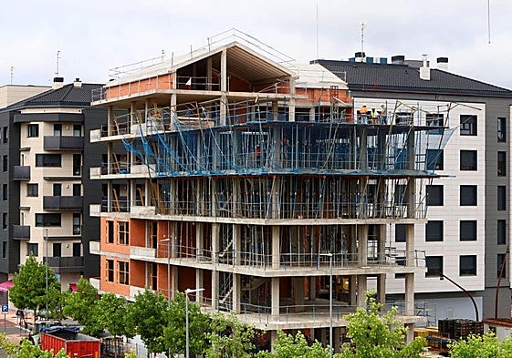 Un bloque de viviendas en construcción en Bilbao.