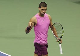 Carlos Alcaraz celebra un punto en la final del US Open.