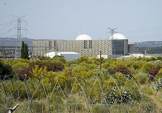 Vista de las instalaciones de la central nuclear de Almaraz en la provincia de Cáceres