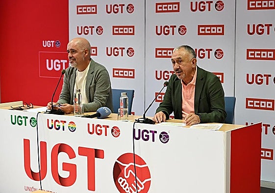 Los secretarios generales de CC OO y UGT, Unai Sordo (i) y Pepe Álvarez, respectivamente.