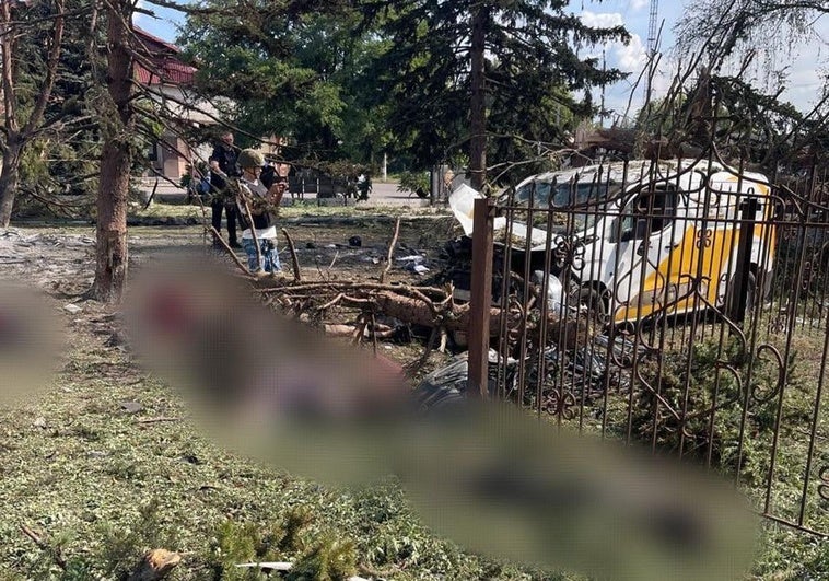 Al menos 21 muertos, la mayoría jubilados que recibían su pensión, en un bombardeo ruso en Ucrania