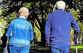 Las mujeres se jubilan 10 meses más tarde y con un 30% menos de pensión