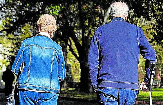 Las mujeres se jubilan 10 meses más tarde y con un 30% menos de pensión