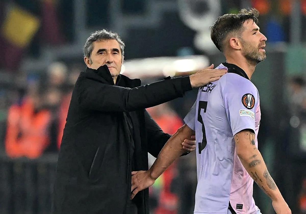 Yeray con Ernesto Valverde, en un partido de Liga Europa.