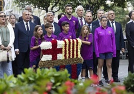 Joan Laporta ha encabezado la comitiva del Barcelona en la ofrenda floral en el monumento de Rafael Casanova con motivo de la Diada