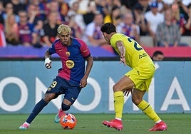 Un momento del duelo entre el Barcelona y el Villarreal de la pasada campaña