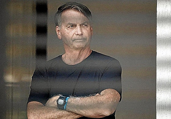 El expresidente brasileño Jair Bolsonaro cumple confinamiento domiciliario en su residencia de Brasilia.