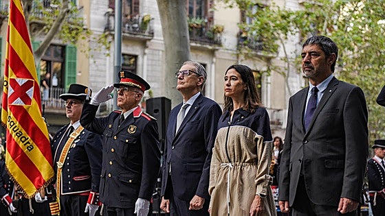 La lluvia, protagonista de los actos de la Diada