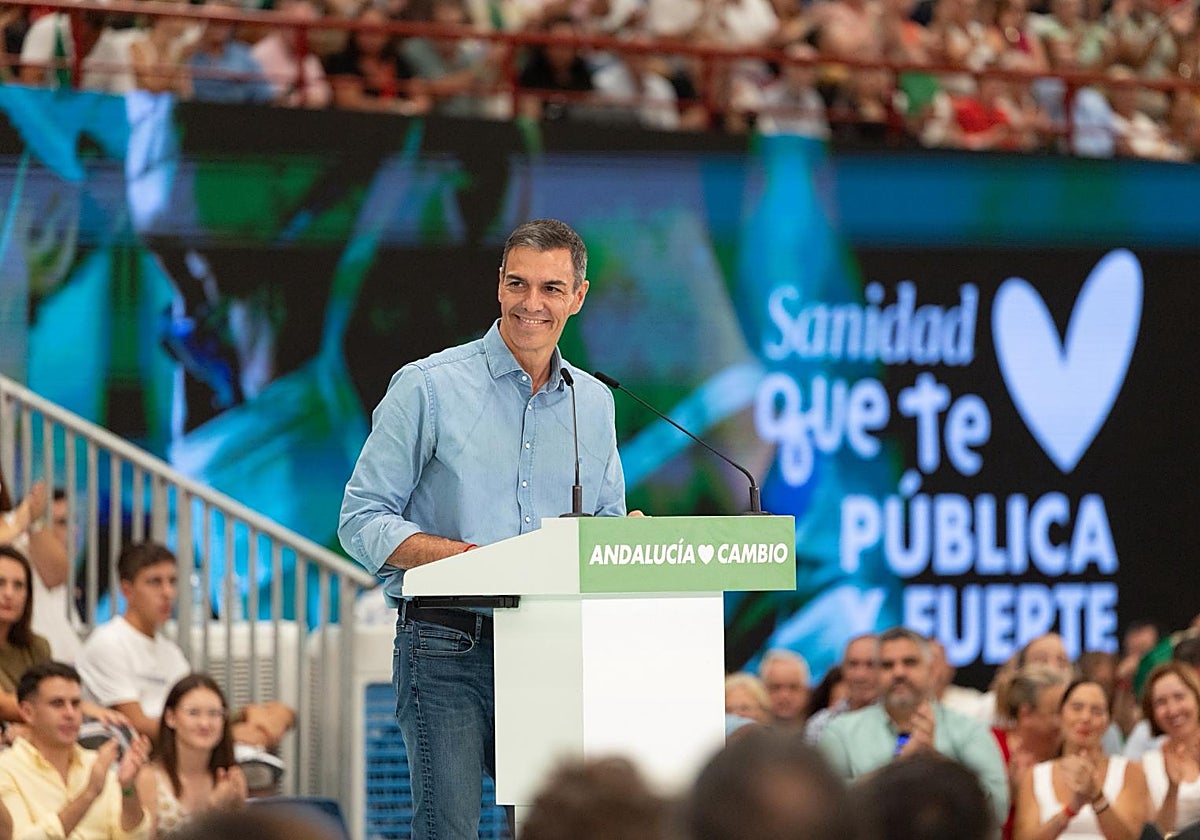 Pedro Sánchez este domingo en el acto de lanzamiento de la candidatura de María Jesús Montero a la Junta de Andalucía en Málaga