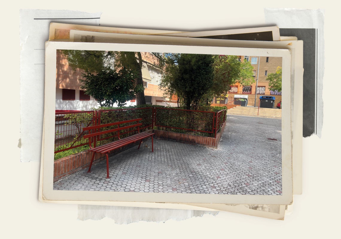 Banco desde donde el presunto autor esperó a su víctima.