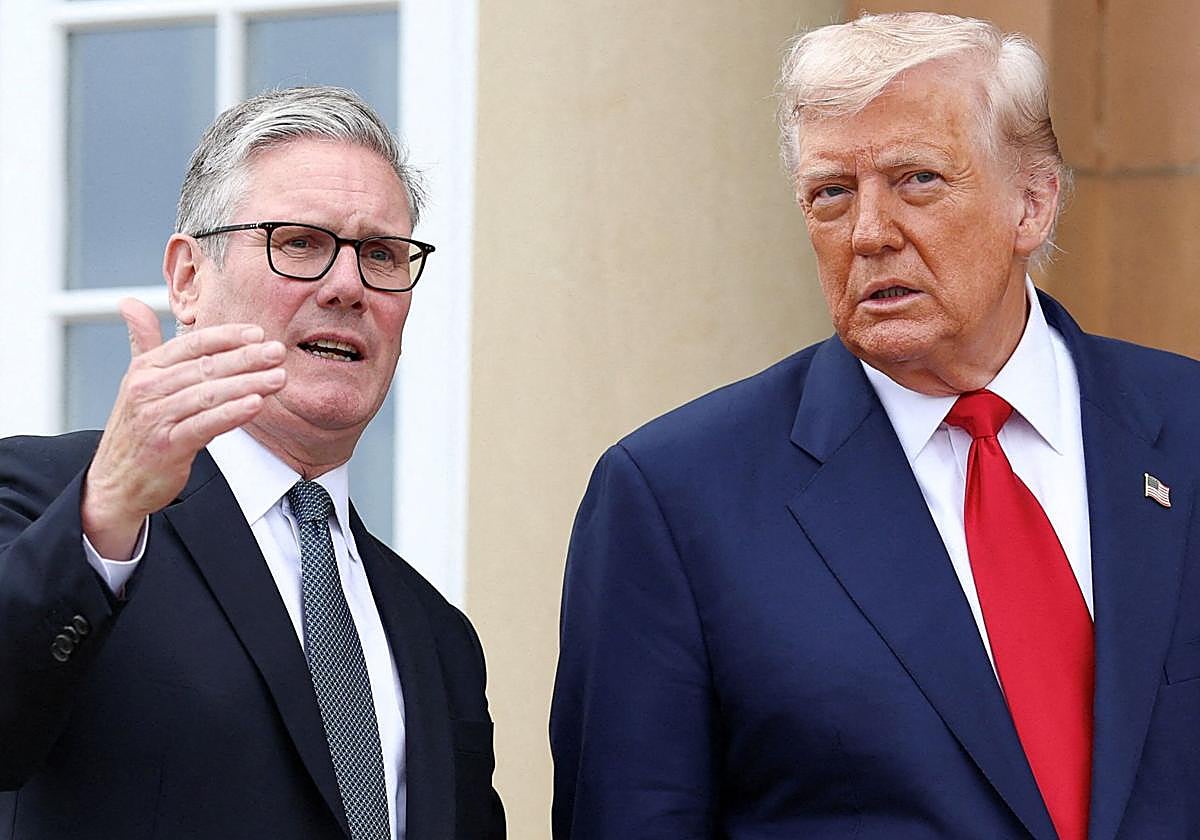 Keir Starmer y Donald Trump durante una visita a Escocia el pasado julio.