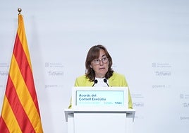 La portavoz del Govern, Sílvia Paneque, durante una rueda de prensa.