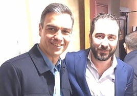 Pedro Sánchez y Víctor de Aldama en el mitin de febrero de 2019