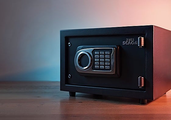Protege tus objetos de valor con esta caja fuerte compacta, segura y práctica