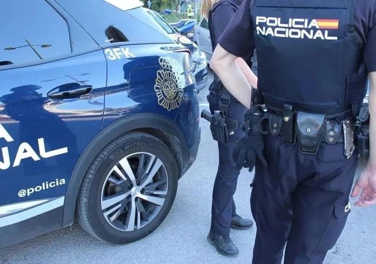 Un ladrón manda a la UCI a una mujer mayor que lo sorprendió cuando robaba en su casa en Málaga