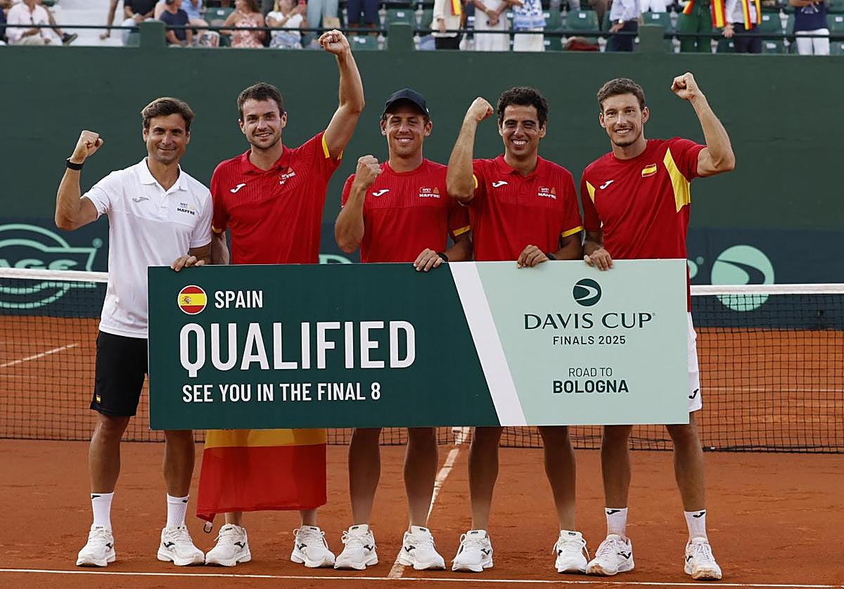 Los integrantes del equipo español de Copa Davis celebraron el domingo el pase a las Finales de Bolonia.