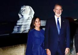 Letizia en las pirámides: la escapada nocturna de los Reyes para hacer turismo en Egipto