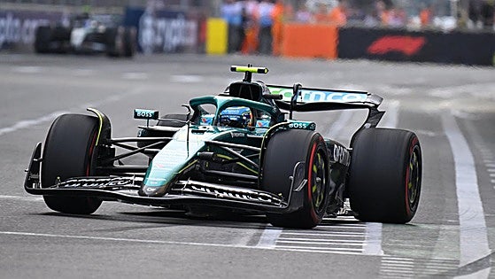 Alonso vuelve al barro en Bakú