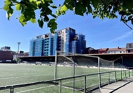 Imagen del campo de fútbol de Serralta, en el barrio de Lutxana, en el que juega el Pauldarrak.