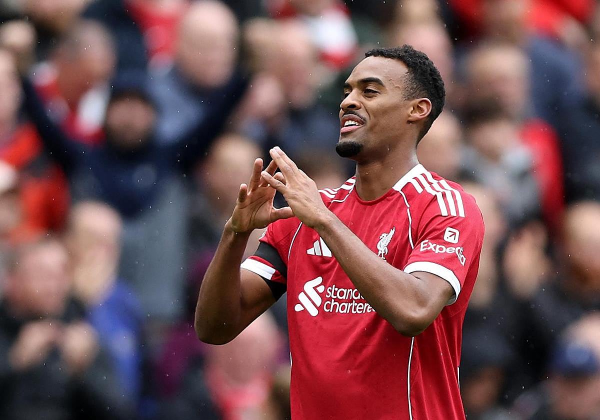 Gravenberch celebra su gol ante el Everton.