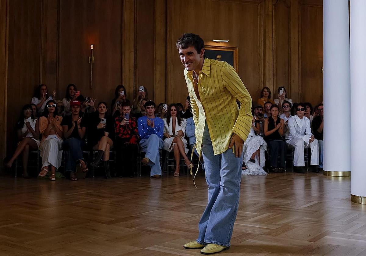 Palomo saluda tras su último desfile.