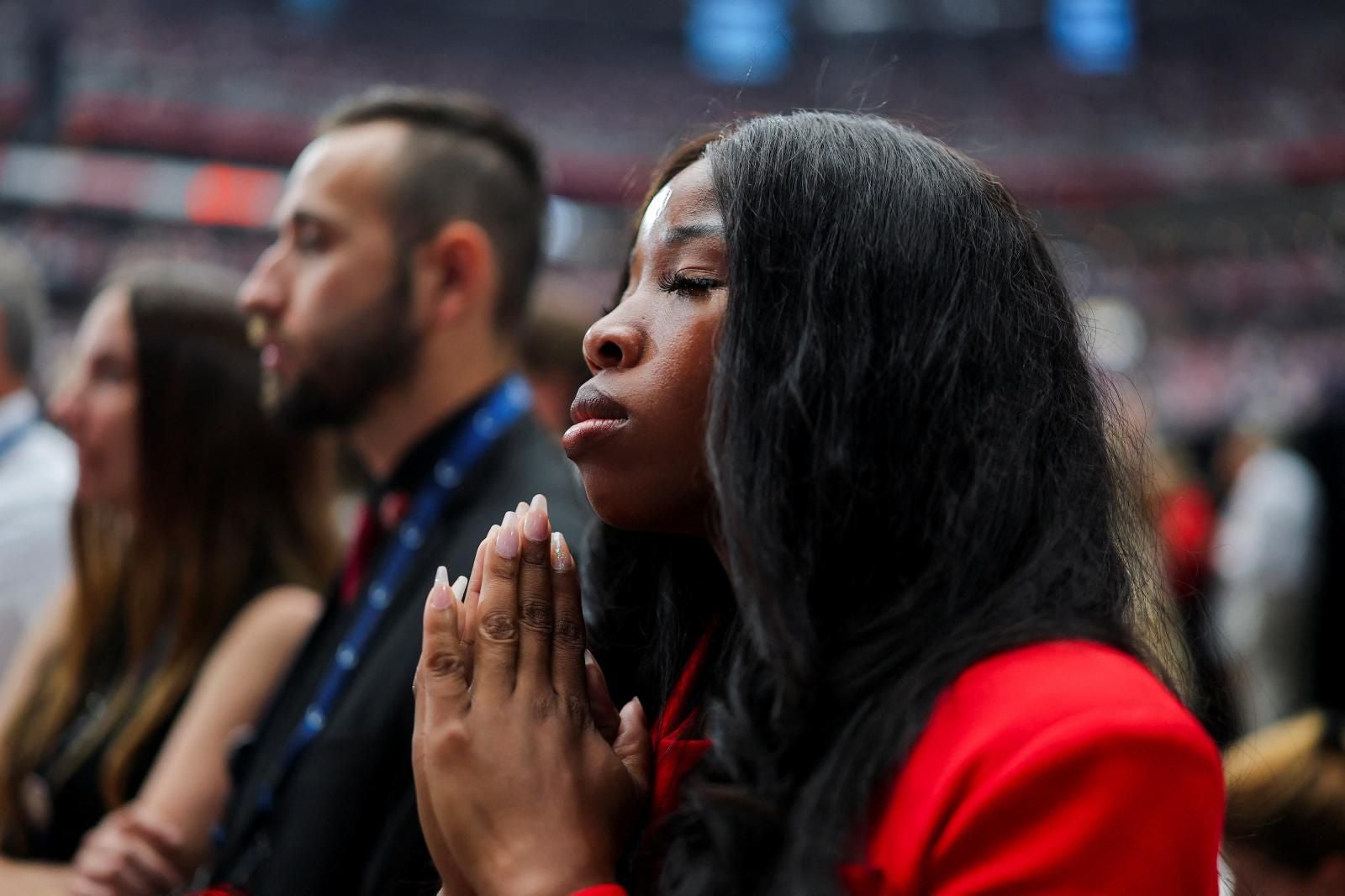 Multitudinario funeral por Charlie Kirk