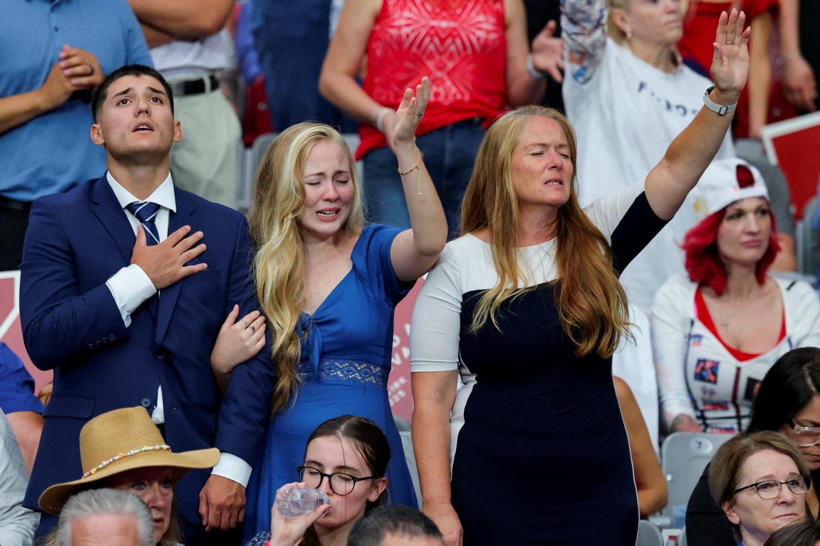 Multitudinario funeral por Charlie Kirk