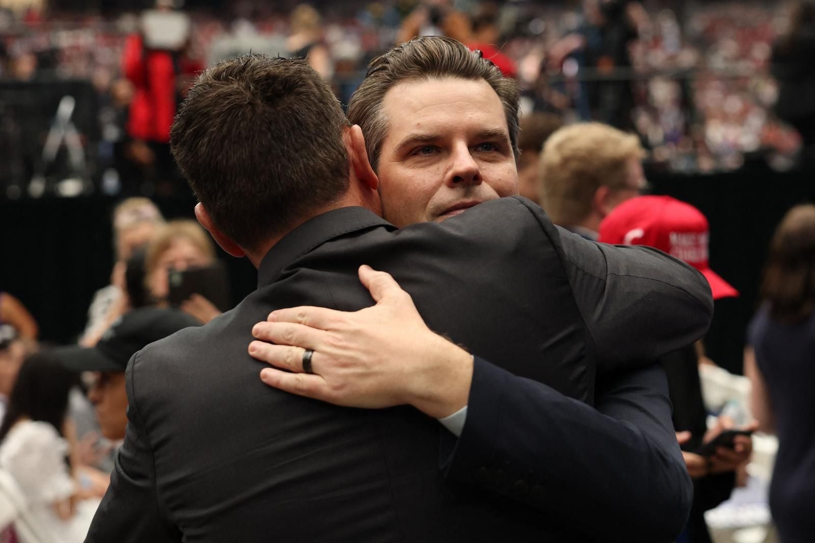 Multitudinario funeral por Charlie Kirk