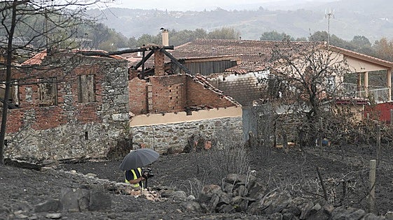 El incendio forestal de Lugo tiene el punto «más conflictivo» en la zona del cañón del Sil