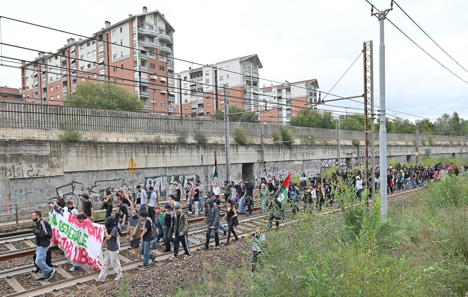 Miles de italianos toman las calles de varias ciudades en solidaridad con Gaza