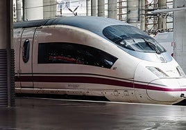 Tren AVE estacionado en Atocha