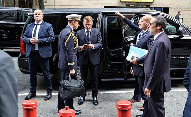 Macron se dirige a la sede de la ONU con la delegación francesa.