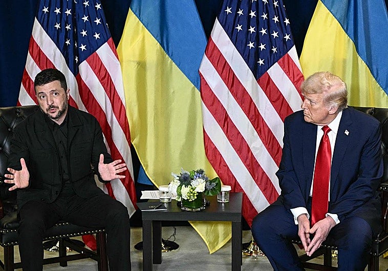 Volodímir Zelenski y Donald Trump, durante su reunión este martes en Nueva York.