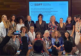 Participantes en el acto 'Nuestras Voces', en el que se leyeron testimonios de víctimas de abusos.