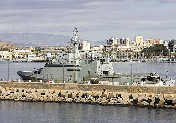 El Buque de Acción Marítima (BAM) Furor atracado este viernes en el puerto de Cartagena.