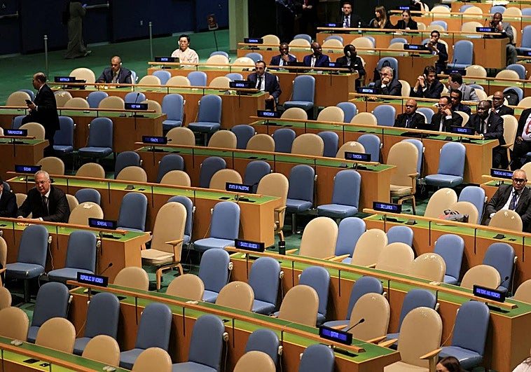 Aspecto de la sala donde se desarrolla la Asamblea General de la ONU en el momento de la intervención israelí.