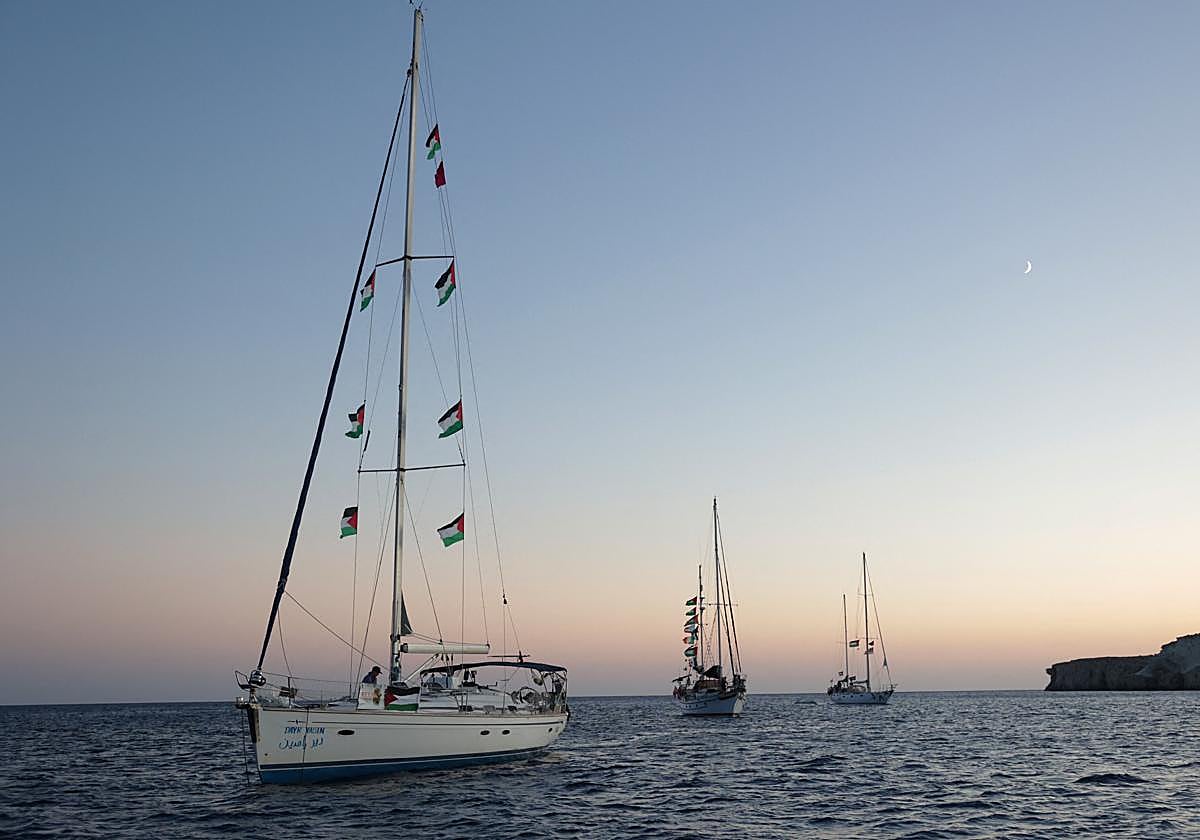 Barcos de la flotilla humanitaria que se dirige a Gaza.