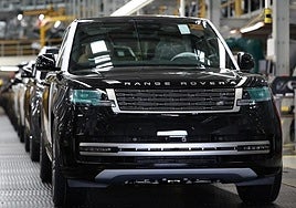 Línea de producción en la fábrica de Jaguar Land Rover en Solihull, Reino Unido