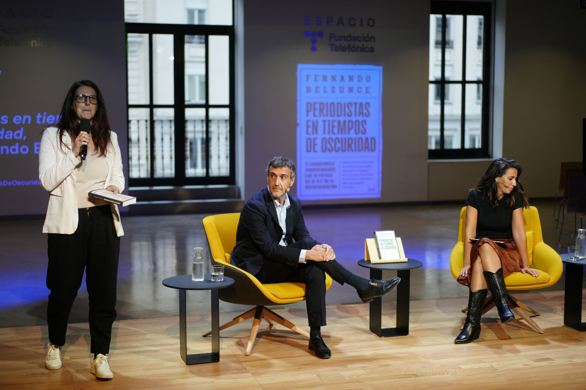 La editora de Ariel, Caterina Da Lisca, presentó el acto. 