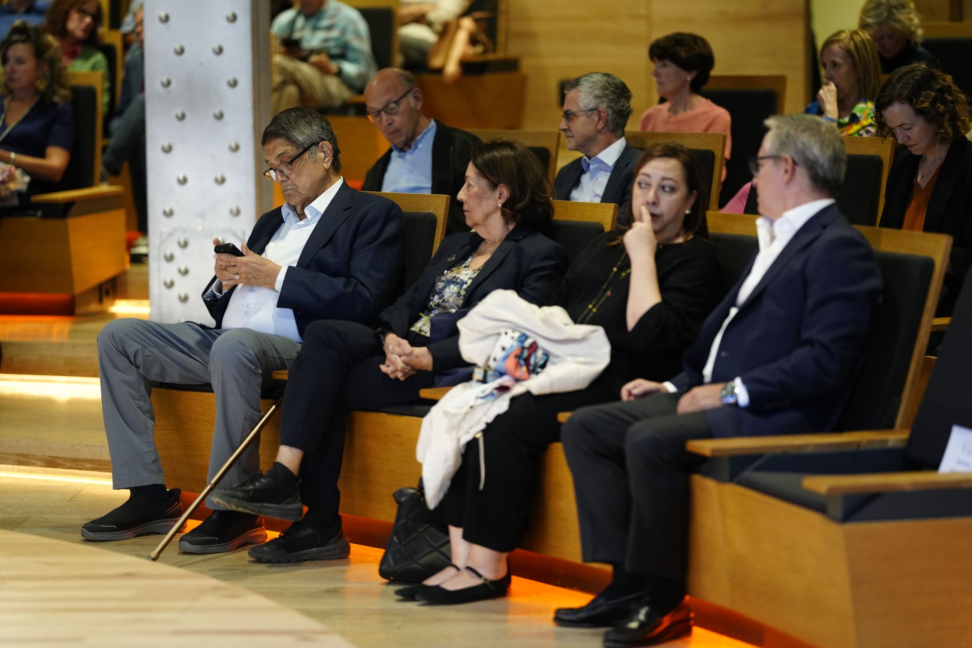 De izquierda a derecha, Sergio Ramírez, premio Cervantes 2017, su esposa Gertrudis Guerrero, Mar Domínguez, directora de Colpisa, y Óscar Villasante, director de El Correo. 