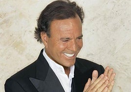 Julio Iglesias.