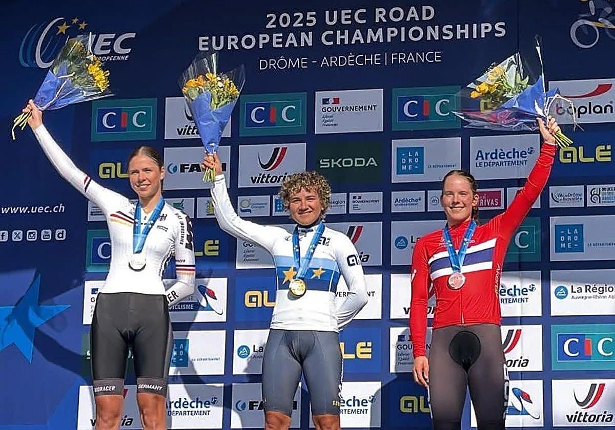 Leis, Ostiz y Arens en el podio del Campeonato de Europa.