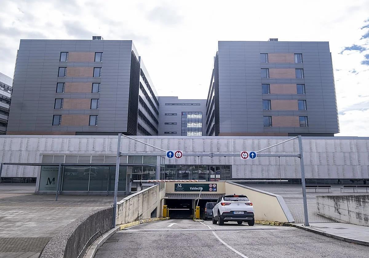 El hospital Valdecilla, desde el exterior.