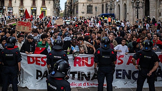 Miles de personas se manifiestan en contra de Israel y la interceptación de la Flotilla por toda España