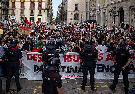 Manifestación del Sindicato de Estudiantes en Barcelona en apoyo a Palestina.